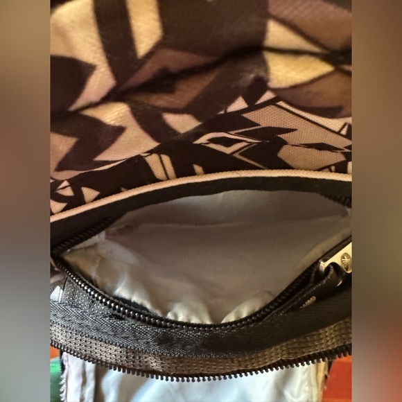 High Sierra Swerve Laptop Backpack, Geo Weave/Black, 19 x 13 x 7.75-Inch - Picture 9 of 16